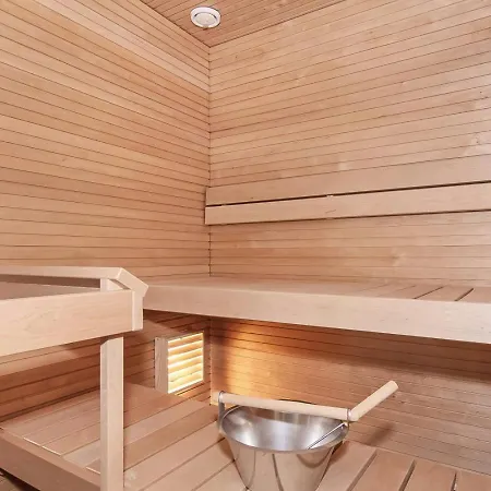 Spacious For 6 With Sauna